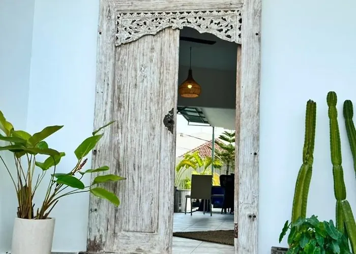 Villa Kayu Tulang *